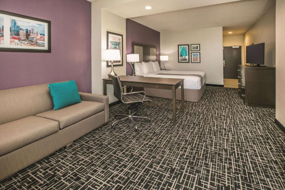 Executive King Room with Sofa Bed interior